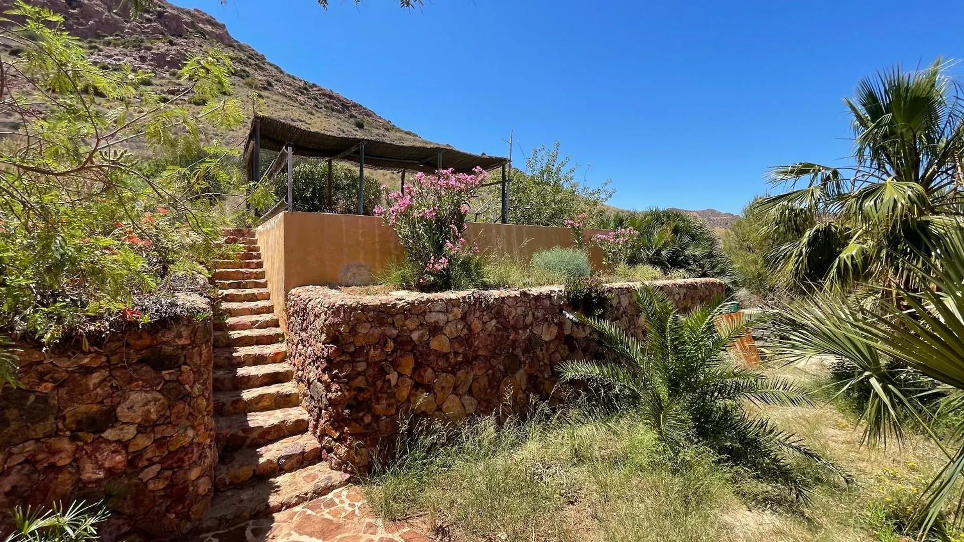 度假居 厄尔·坎皮洛·德·罗达尔El Risco Colorado, Cabo De Gata别墅 西班牙